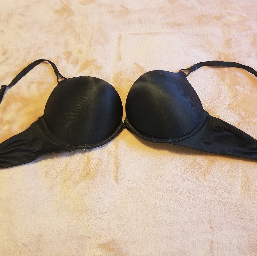 Victoria secret black bra new w/out tags size 34C